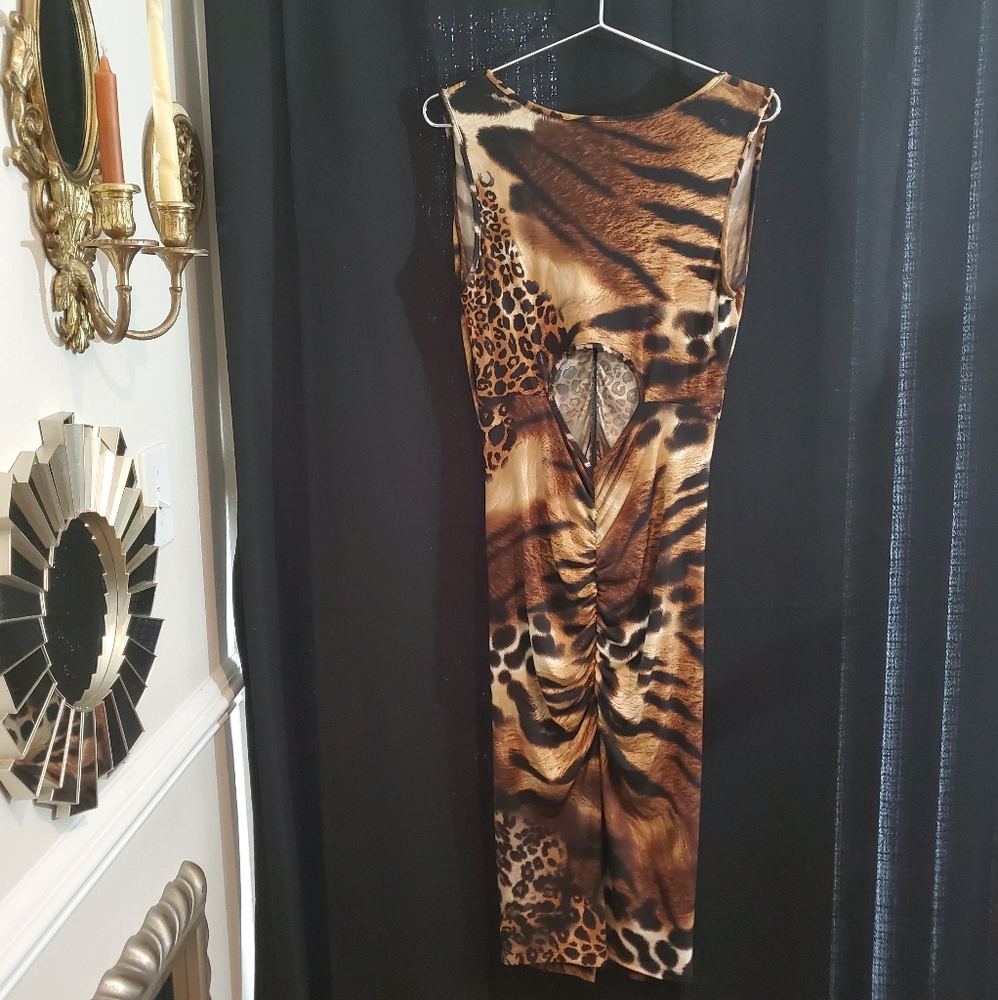 Symphony Dress - Picture 4 of 7